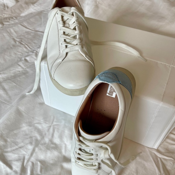 FitFlop White Leather Trainers with Blue Suede Accent Sneakers / Tennis Shoes - Picture 3 of 10